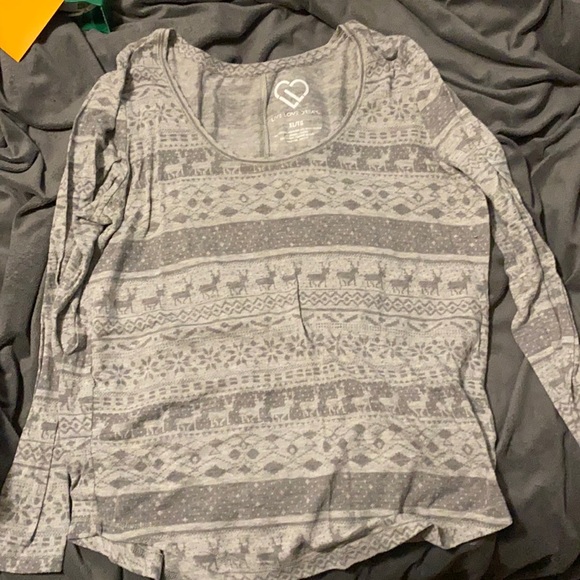 Aeropostale Christmas Sleep Shirt - Picture 1 of 4